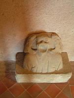Corbeau a tete humaine, pierre, 14eme, vient de l'eglise St Nazaire, musee de Carcassonne (4)